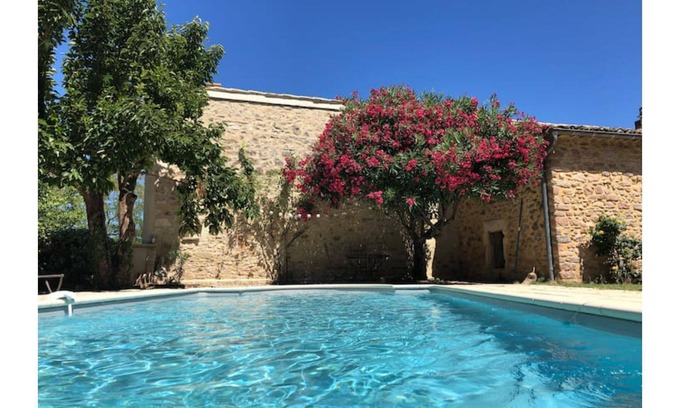 Saint-Julien-de-Peyrolas Casa | Maison des Bourgades