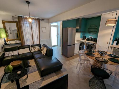 Saint-Yrieix-sur-Charente Casa | Maison spacieuse avec terrasse, proche CNDBI, idéale pour familles et événements, animaux acceptés. - FR-1-653-249