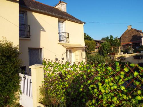 Loyat Casa | maison gite 6 pièces tourisme