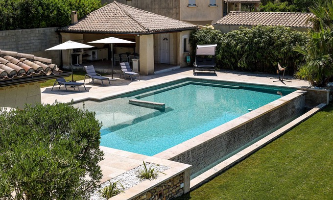 Uchaux Casa | Maison Haut Standing Avec Piscine et Grands Espaces