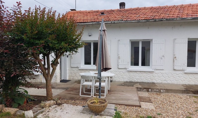 Montpon-Menesterol Casa | Maison Individuelle en Centre Ville Avec Jardin Clos et Parking Privé