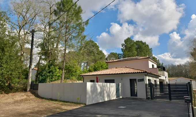 La Tremblade Casa | Maison Individuelle Avec Jardin Privatif, Place de Parking