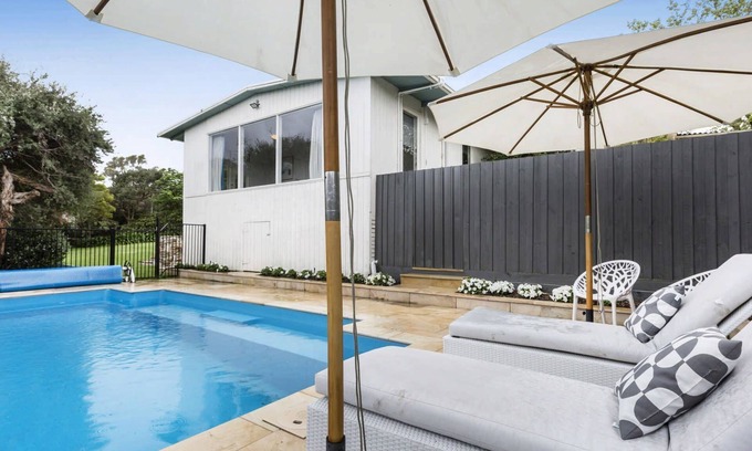 Mornington Casa | Maison La Plage - walk to the Beach