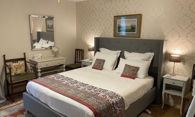 Le Vigeant Cama Y Desayuno | Maison La Roche Chambre D'hotes