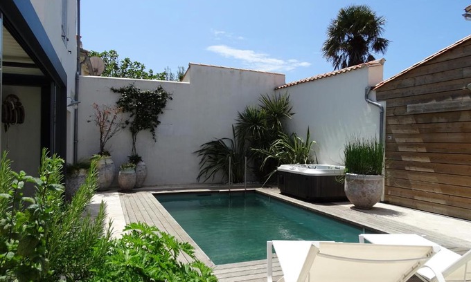 Saint-Martin-de-Re Casa | Maison Le Clos Neraud avec piscine et SPA