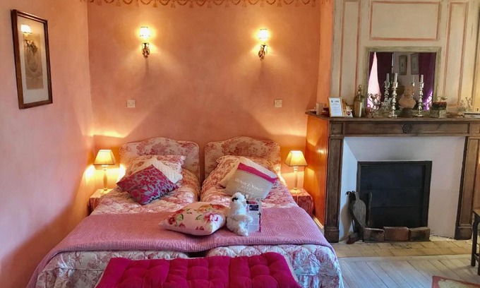 Saint-Sauveur-en-Puisaye Cama Y Desayuno | Maison Marthe B & B