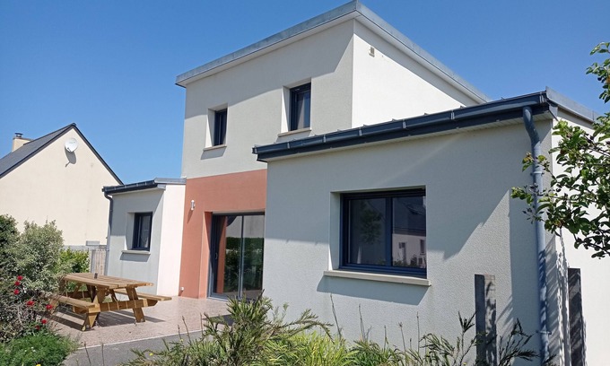 Plomodiern Casa | Maison Moderne à 5 Minutes des Plages