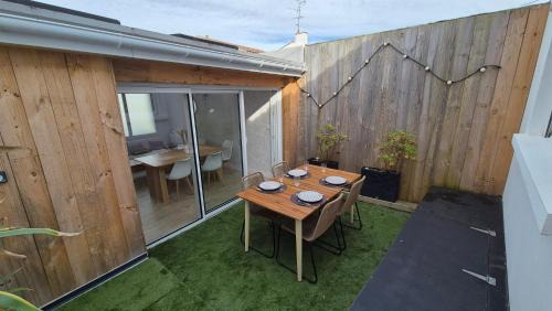 Saint-Georges-de-Didonne Apartamento | Maison plein centre ville à 100 m de la plage