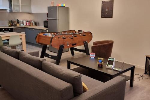 Saint-Seurin-sur-l'Isle Casa | Maison " Pac-Man" climatisée - entre collègues, amis, famille - barbecue - Netflix - Prime - Baby foot 50cts