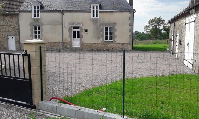 Crevant Casa | Maison paisible entre Berry et Creuse avec jardin clos, terrasse et parking privé - FR-1-591-310