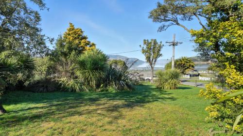 Duvauchelle Casa | Maison Pierre Rouge - Duvauchelle Holiday Home