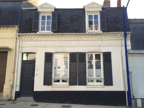 Le Crotoy Casa | Maison Plage à 50m, Centre Ville avec sa cabine de plage