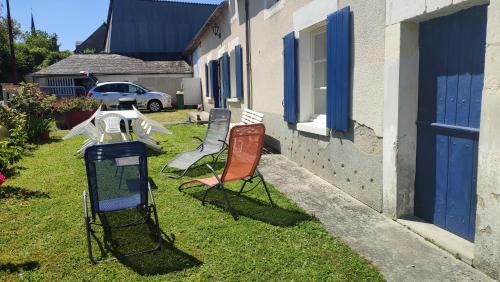 Lucay-le-Male Casa | Maison plain pied, 2 chambres, longère typique , fraiche, dans bourg avec tous commerces