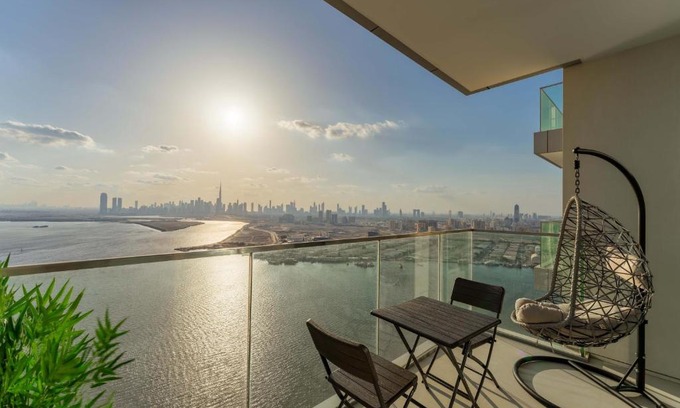 Dubai Apartamento | Maison Privee - Trendy Apt on the Creek w/Superb Dubai Skyline Vw