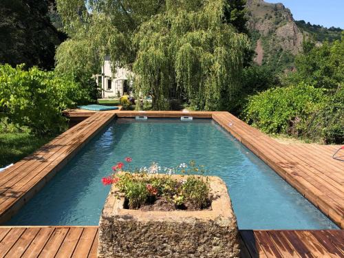 Chamalieres-sur-Loire Casa | Maison rénovée avec piscine, parc arboré et proche de la gare à Chamalières-sur-Loire - FR-1-582-469