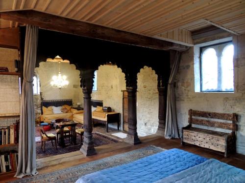 Cluny Cama Y Desayuno | Maison Romane 1136