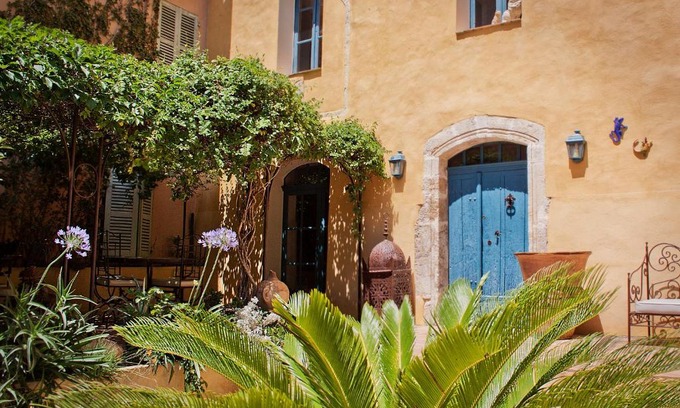 Besse-sur-Issole Cama Y Desayuno | Maison Saint Louis avec Jacuzzi