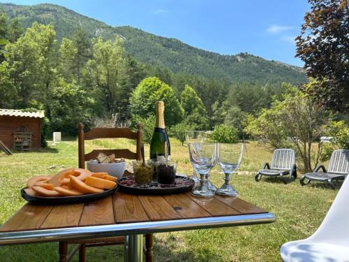 Castellane Casa | Maison spacieuse à Castellane avec jardin et vue montagne