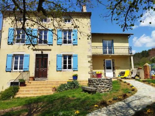 Domeyrat Casa | Maison spacieuse à Domeyrat + grand jardin