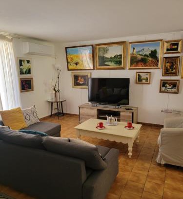 Lambesc Casa | Maison T4, campagne Provençale calme, tout confort