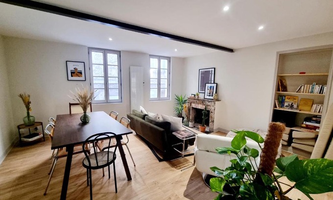 Angouleme Apartamento | Maison très agréable et calme avec terrasse en centre ville