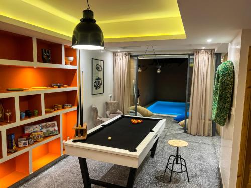 Semlalia Villa | Maison Zen 4 Suites, Private Indoor Pool, Jacuzzi & Gym, Central Marrakech