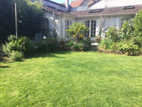 Velizy-Villacoublay Chalet De Esquí | Maisonnette à l étang