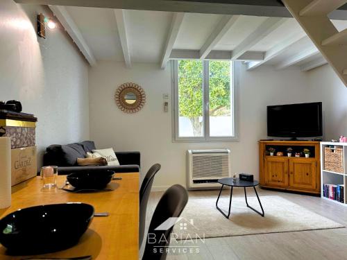 La Rochelle Casa | Maisonnette avec climatisation et cour - ménage et linge inclus