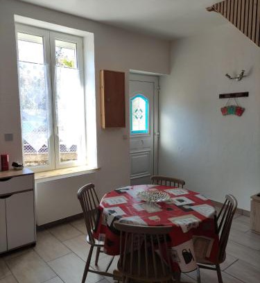 Cosne-Cours-sur-Loire Casa | Maisonnette rénovée à 5 mn du centre ville
