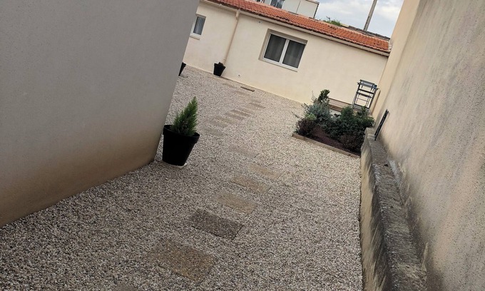 Sorgues Apartamento | Maisonnette