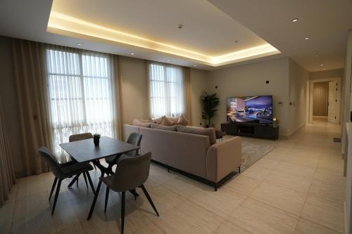 Riyadh Apartamento | Majdiya 125 King Salman Dist 2BR Gym Pool