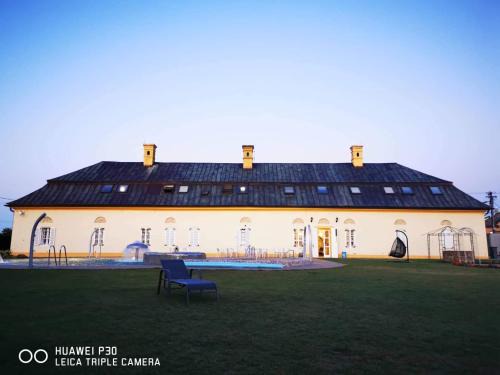 Majerovce Casa | Majerovský kaštieľ