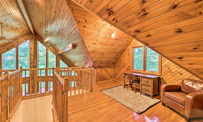 Lewisburg Cabina | Majestic Caldwell Retreat w/ Wraparound Deck!
