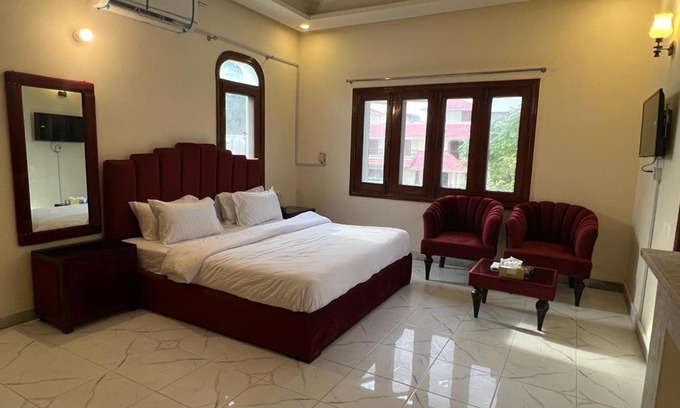 E-11 Sector Casa | Majestic Family Lodges Guest