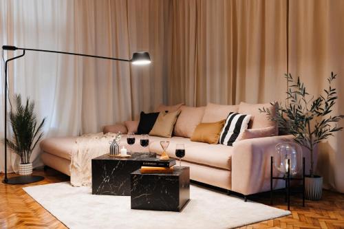 Savamala Apartamento | Majestic Home Hearth Old Town Renovated