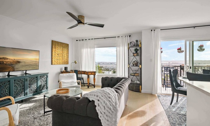 Mission Hills Apartamento | Majestic Mermaid Retreat