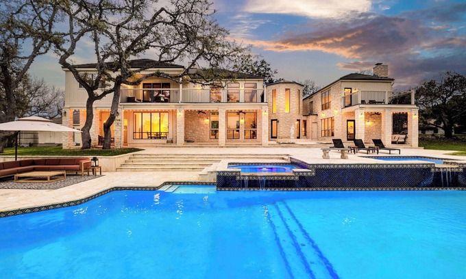 Cross Mountain Casa | Majestic Oak - Luxury / Billiards Room / Pool