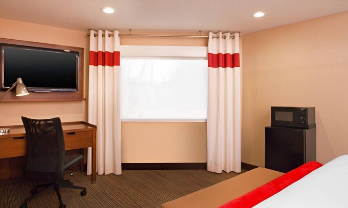 Christiana Casa | Majestic Room to Stay w/ Excellent Room Service!