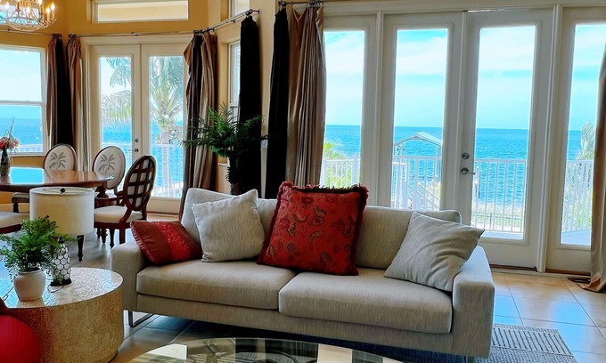 Ruskin Casa | Majestic Sunset Dolphin-Total Luxury on Tampa Bay
