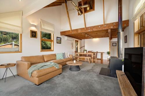Sunshine Bay Casa | Majestic Waters
