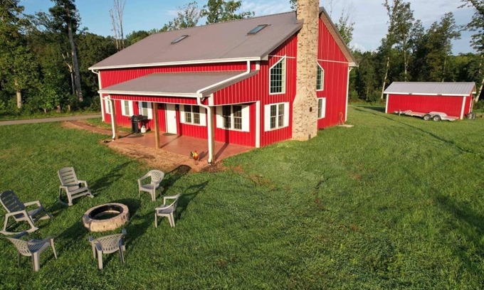 Union Hall Otro | Make memories at this unique and family-friendly place