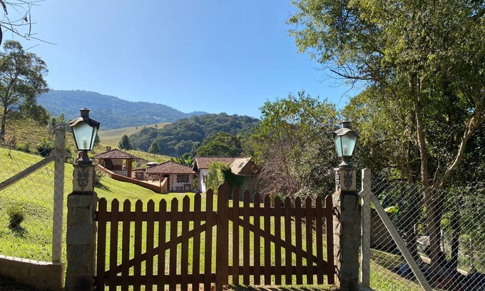 Sao Bento do Sapucai Casa | Make your home office 15 km CJordão in a beautiful farm🏕