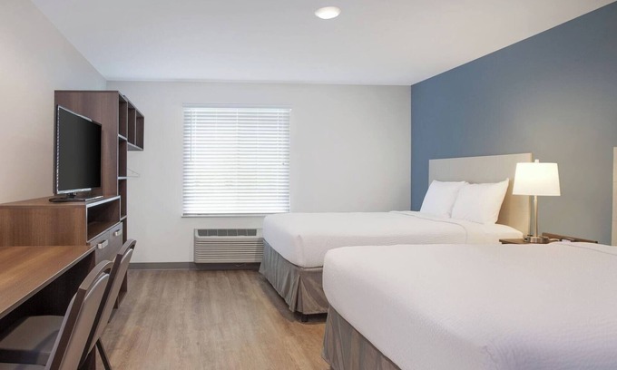 Newnan Hotel | Make Yourself at Home in a Three Clean Room w/ Kitchen Near Top Attractions