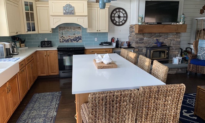 Ocean Beach Casa | Making Summer Memories in Ocean Beach, Fire Island at Squid Lips Cabana