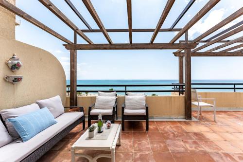 Carihuela Apartamento | MalagaSuite Torremolinos Seaside Penthouse