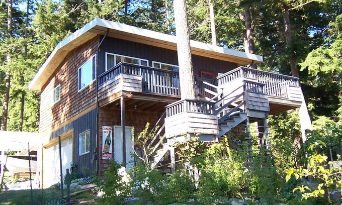 Powell River Casa | Malaspina Strait Cottage