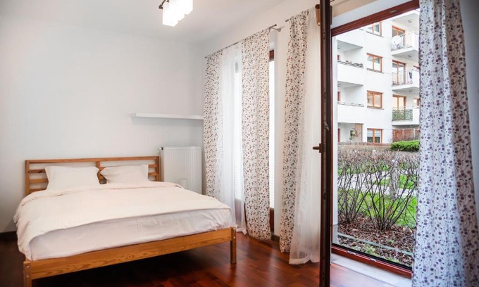 Targowek Apartamento | Malborska Lovely Apartment by BookingHost