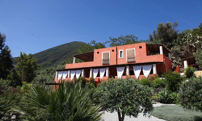 Malfa Apartamento | Malfa: Residencia Salina - Encantador apartamento en Malfa