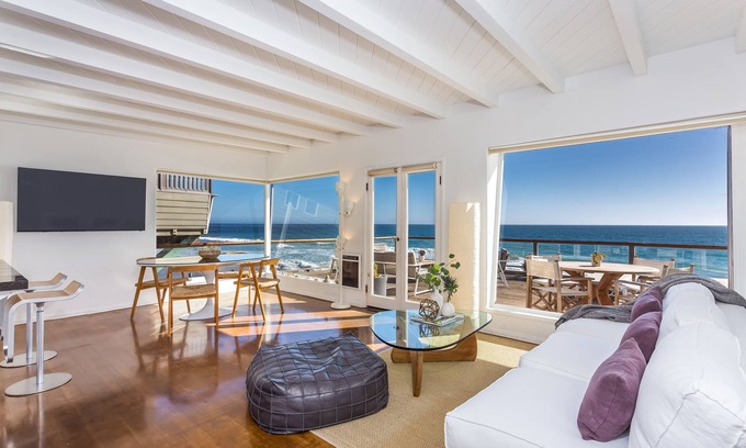 Malibu Casa | Malibu Beach House 70 pies de arena en la playa privada