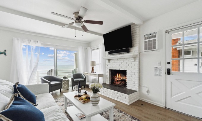 Eastern Malibu Condominio | Malibu Carbon Beach Oceanfront Suite Tres